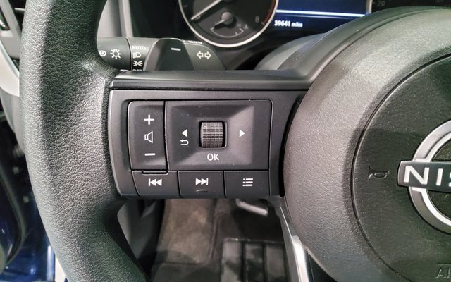 Used 2023 Nissan Rogue S image 27