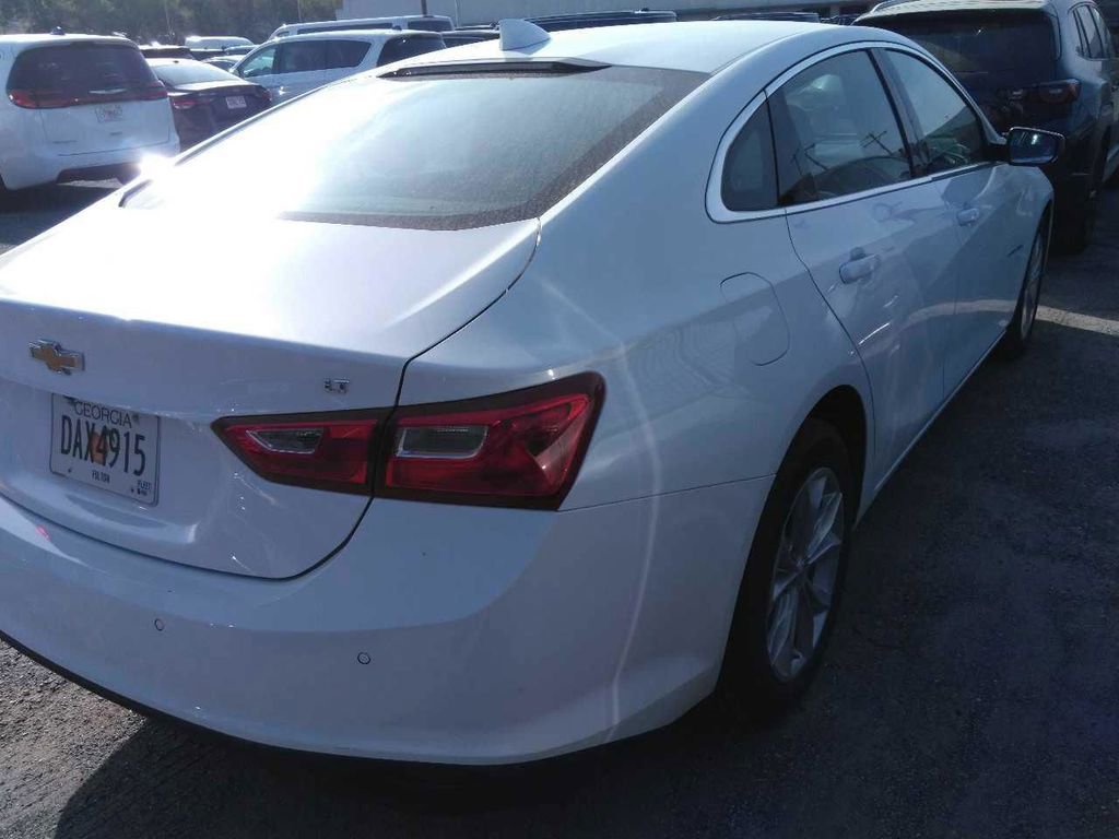Used 2025 Chevrolet Malibu LT FWD image 4