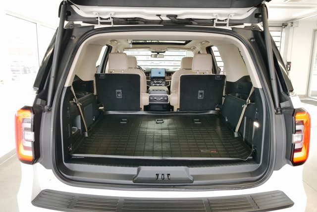 Used 2022 Ford Expedition Limited image 16