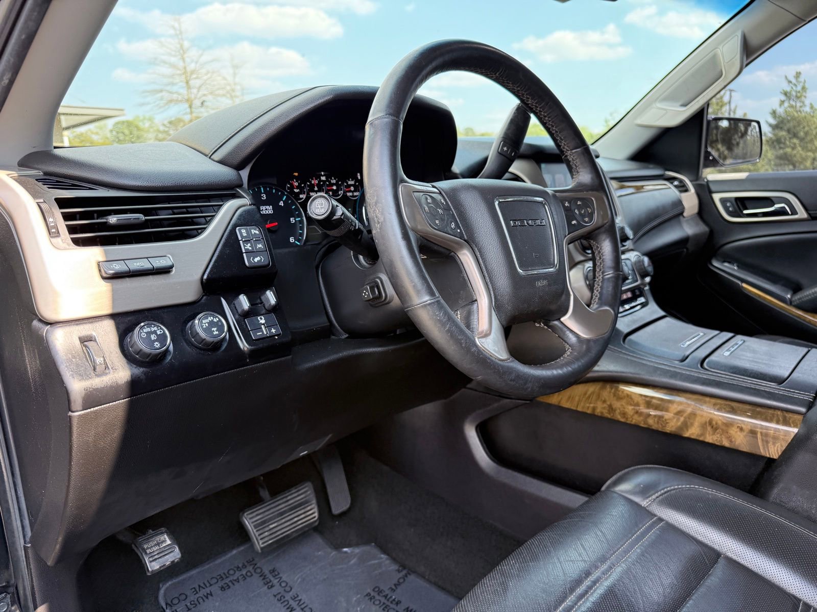 Used 2017 GMC Yukon XL Denali w/ Open Road Package image 22