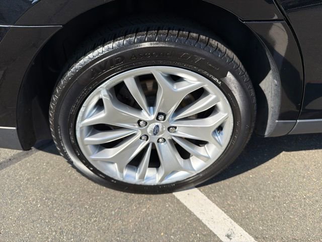 Used 2018 Ford Taurus Limited FWD image 27