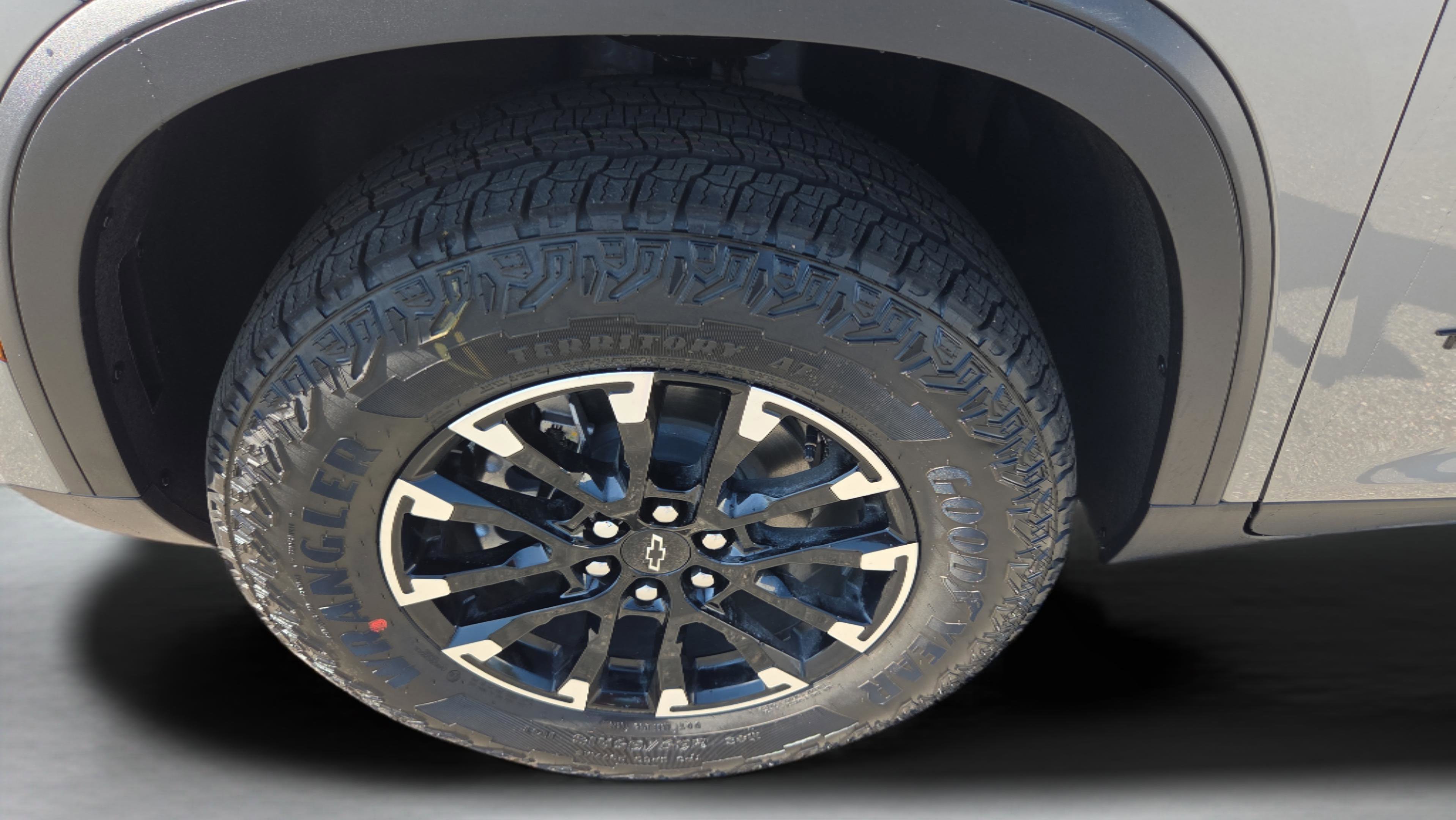 New 2026 Chevrolet Traverse Z71 image 9