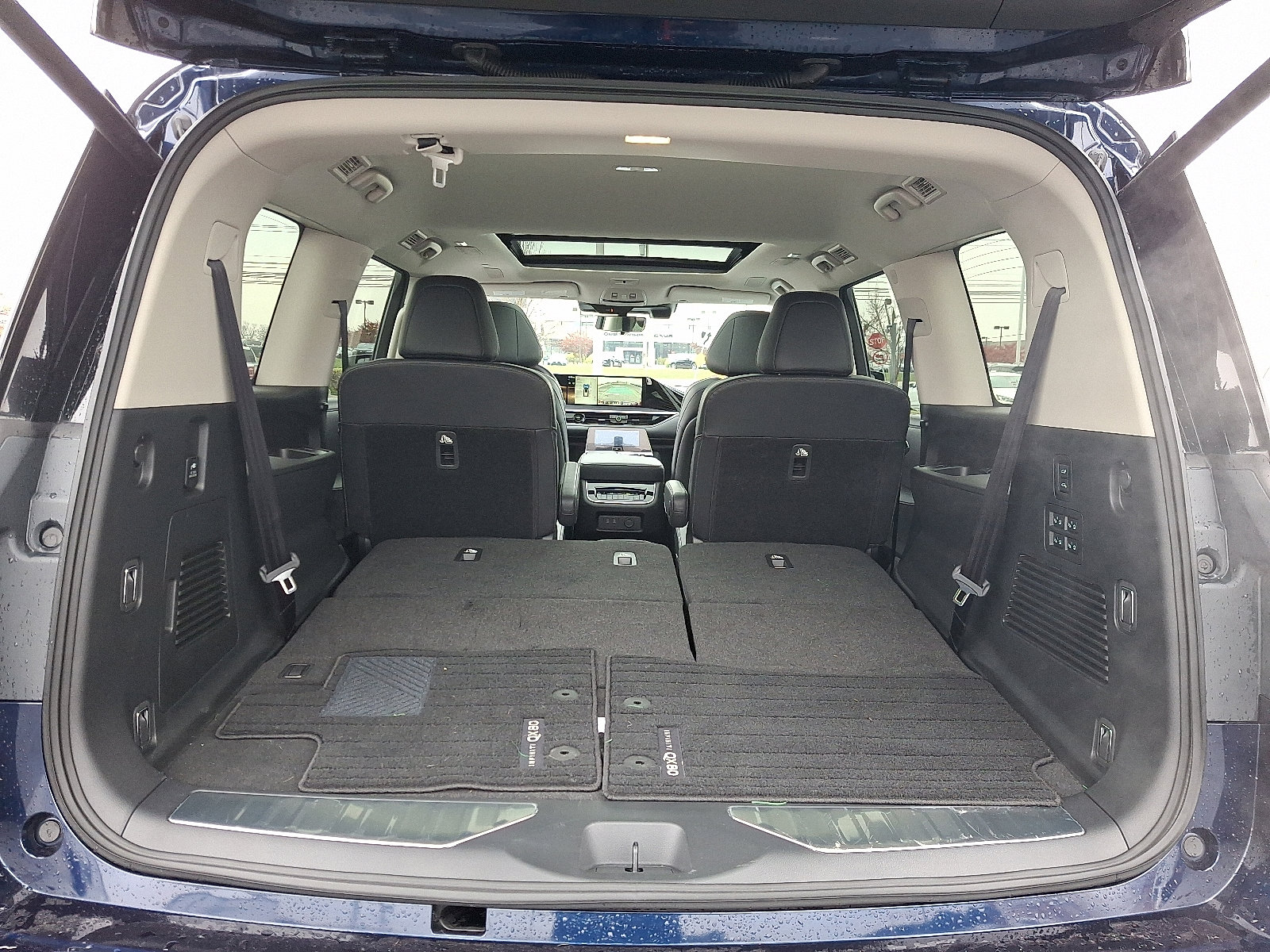 Certified 2025 INFINITI QX80 Sensory image 28