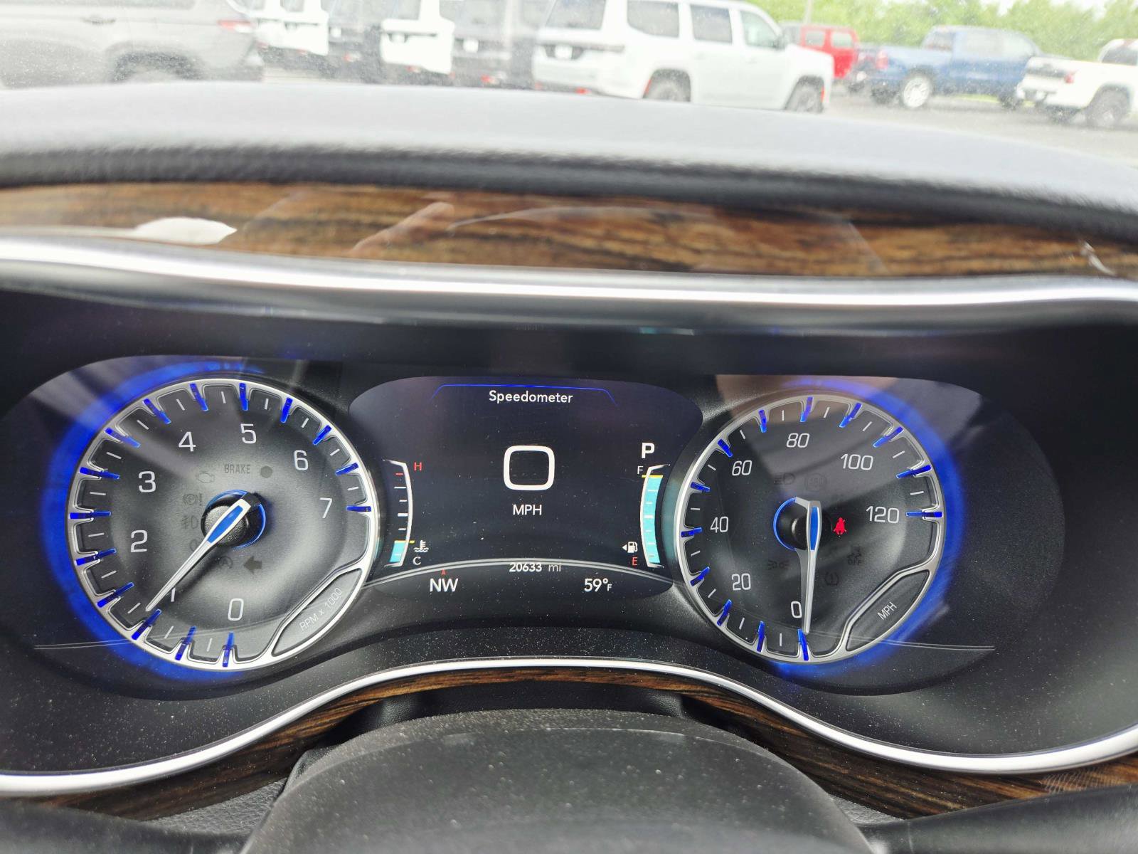 Used 2023 Chrysler Pacifica Limited FWD image 27