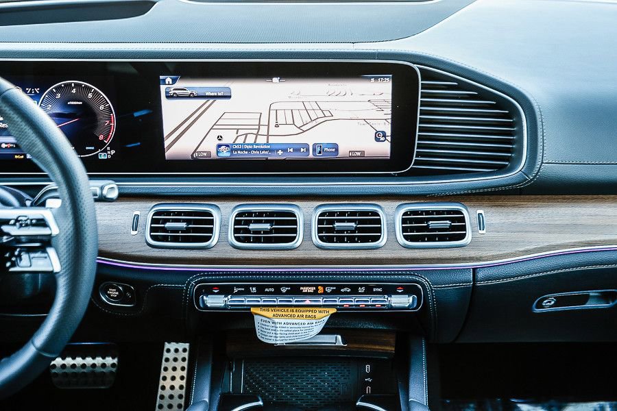 New 2026 Mercedes-Benz GLS 580 4MATIC image 11