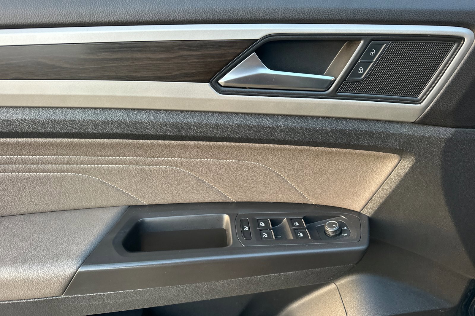 Certified 2022 Volkswagen Atlas SE image 11