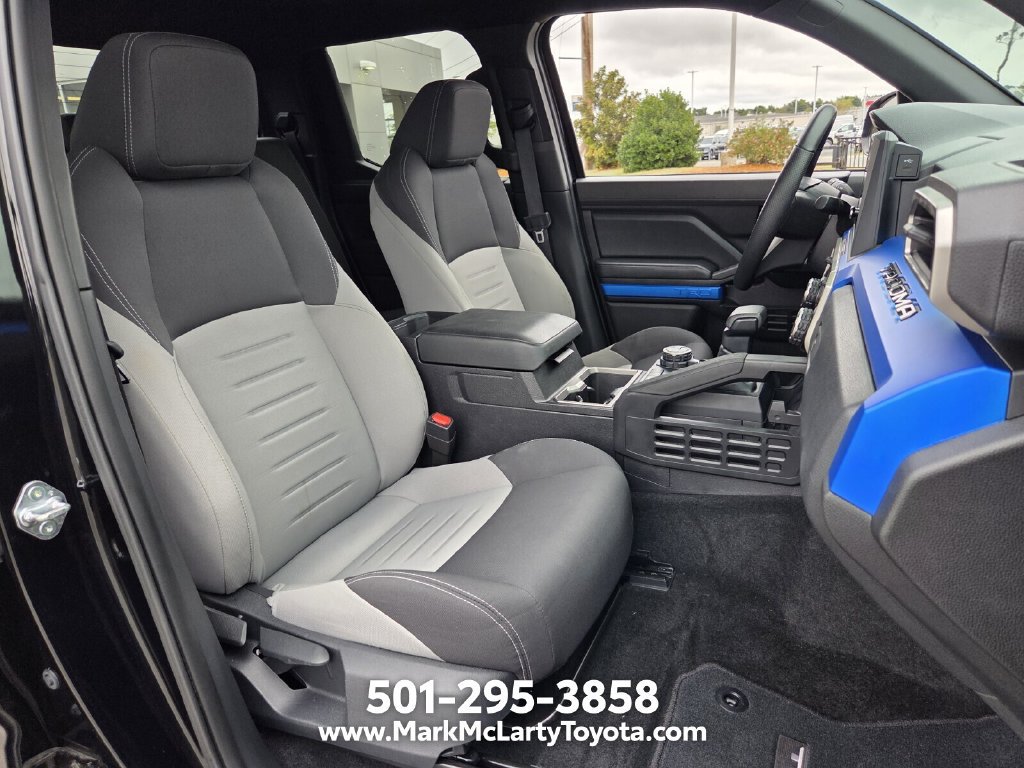 Used 2025 Toyota Tacoma TRD Off-Road AWD/4WD image 15