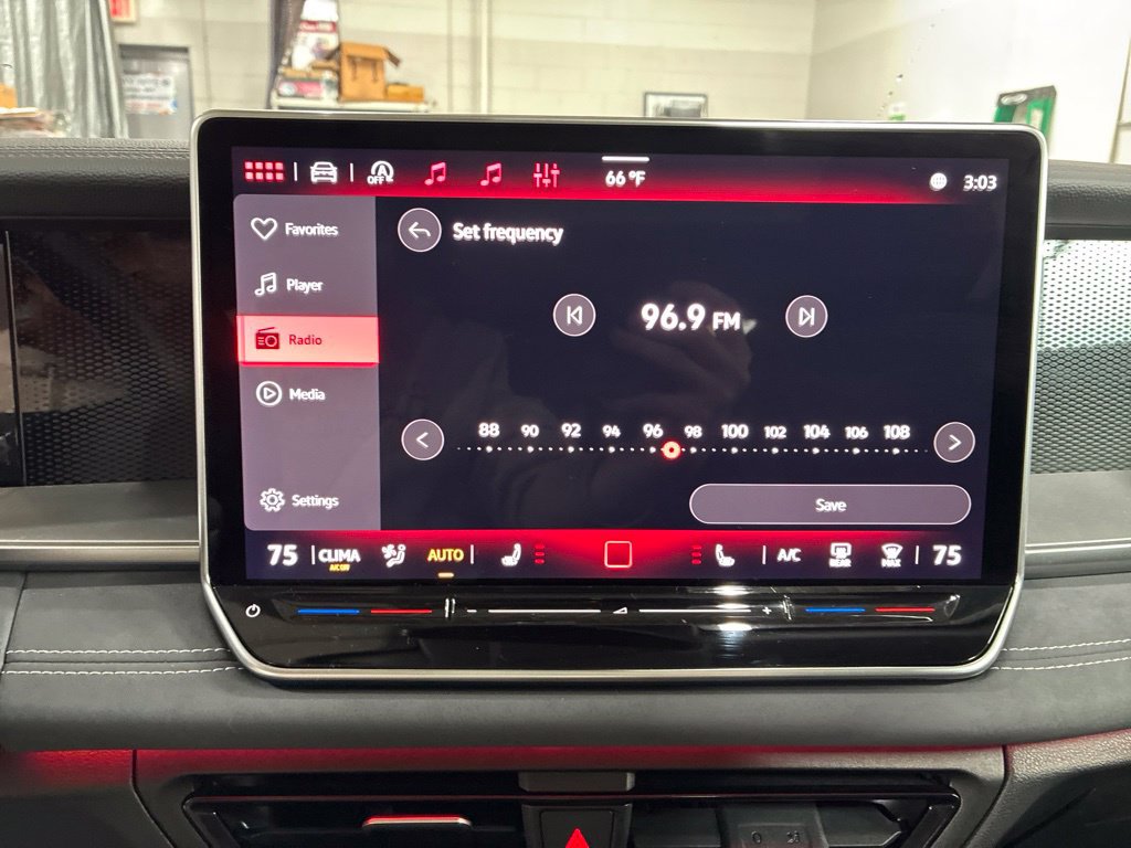 Used 2026 Volkswagen Tiguan SE w/ Panoramic Sunroof Package AWD/4WD image 22