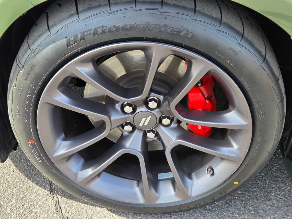 Used 2023 Dodge Charger R/T w/ Performance Handling Group RWD image 13