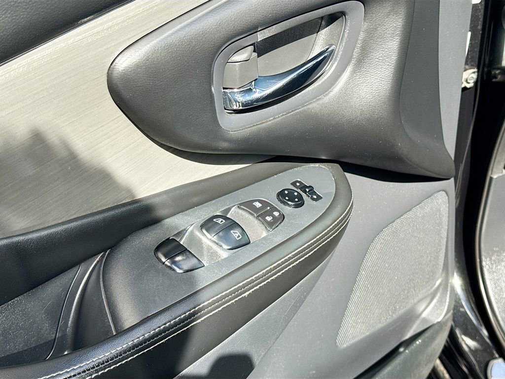 Used 2018 Nissan Murano SV w/ Premium Package FWD image 19