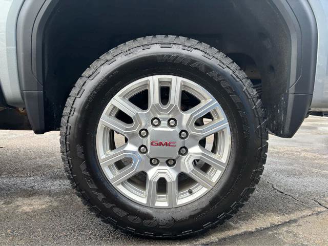 Used 2024 GMC Sierra 2500 SLT w/ SLT Premium Package image 4