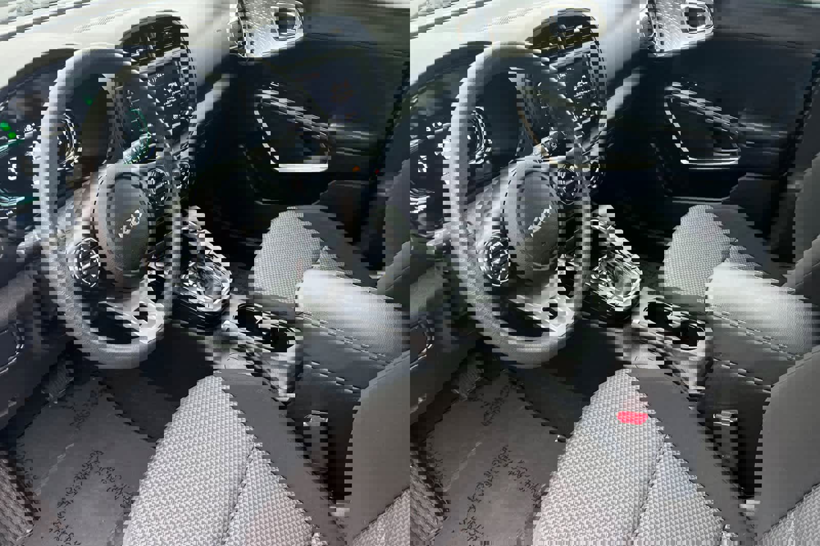 Used 2024 Kia Soul LX w/ Option Group 015 image 11