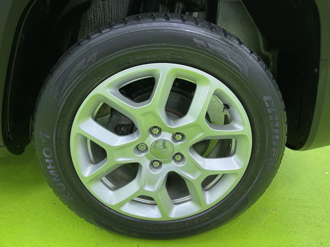 Used 2018 Jeep Renegade Latitude image 14