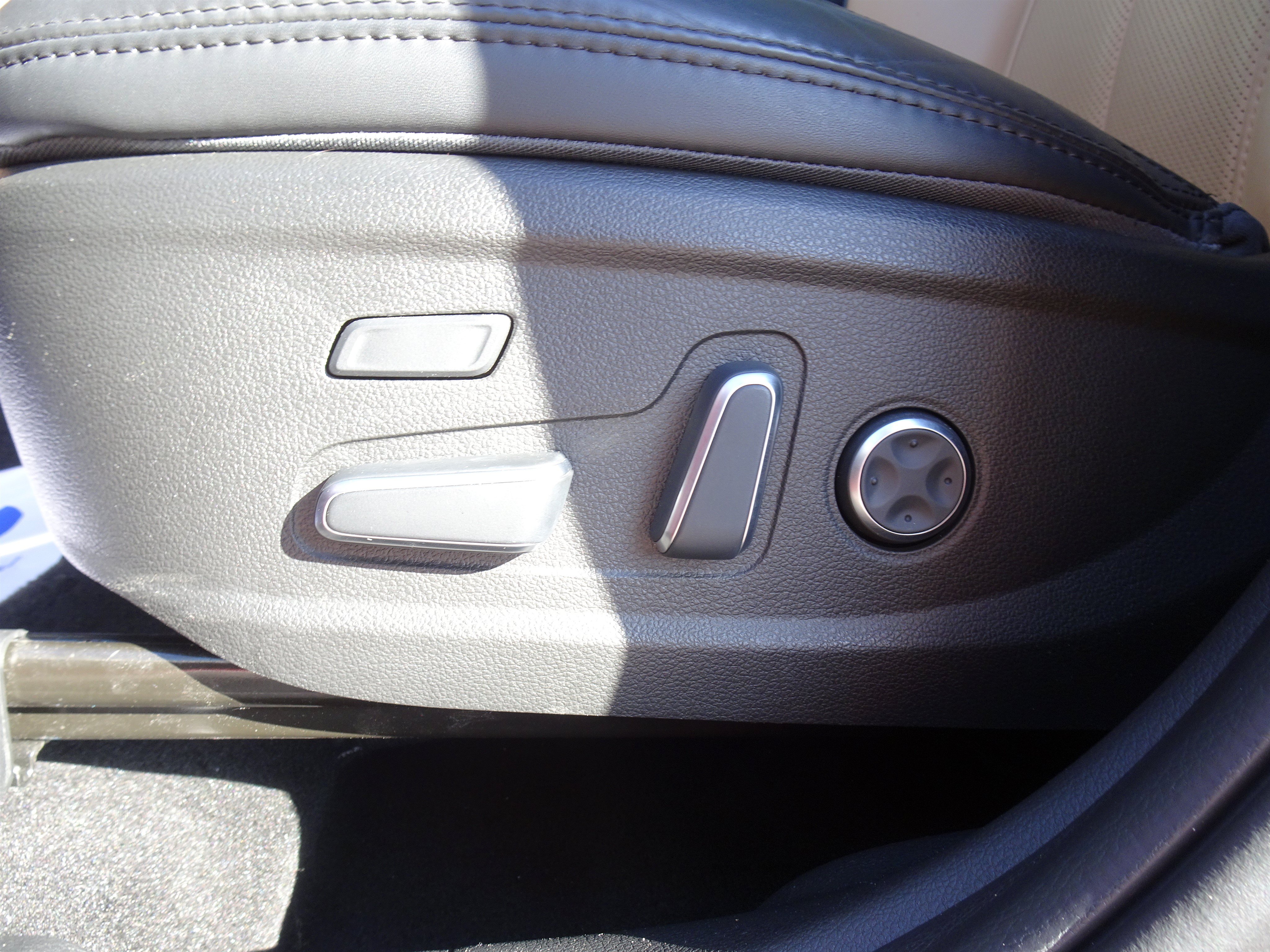 Used 2023 Hyundai Santa Fe Calligraphy AWD/4WD image 11