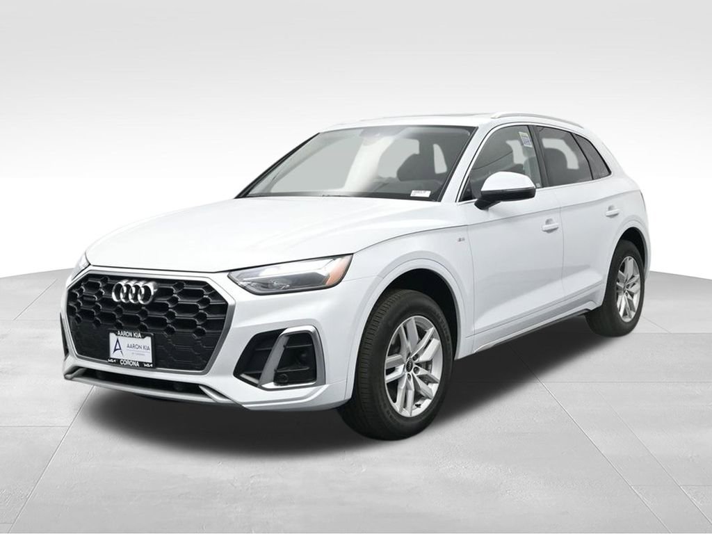 Used 2023 Audi Q5 2.0T Premium w/ Convenience Package AWD/4WD image 1