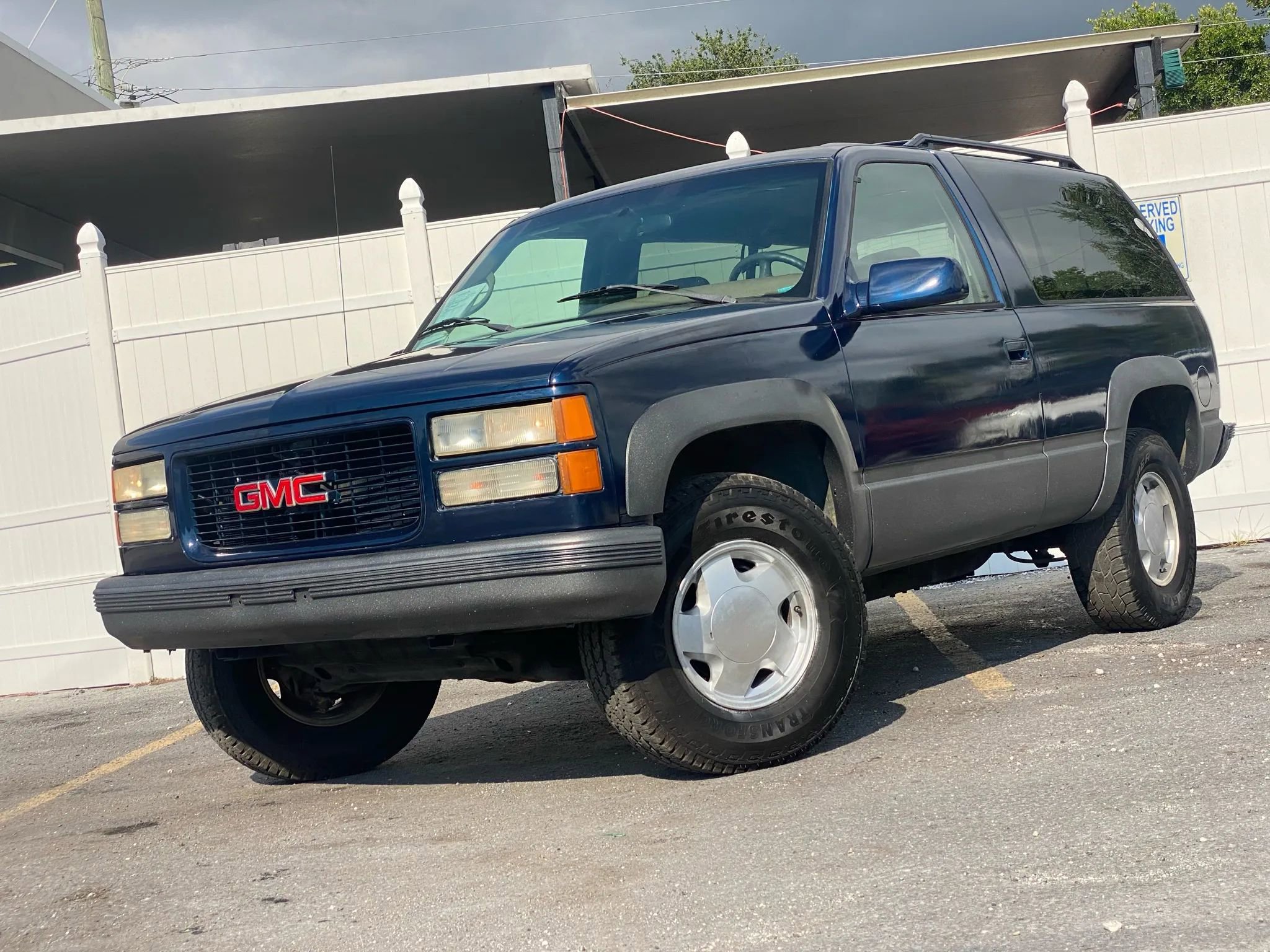 Used 1995 GMC Yukon 4WD 2-Door image 3