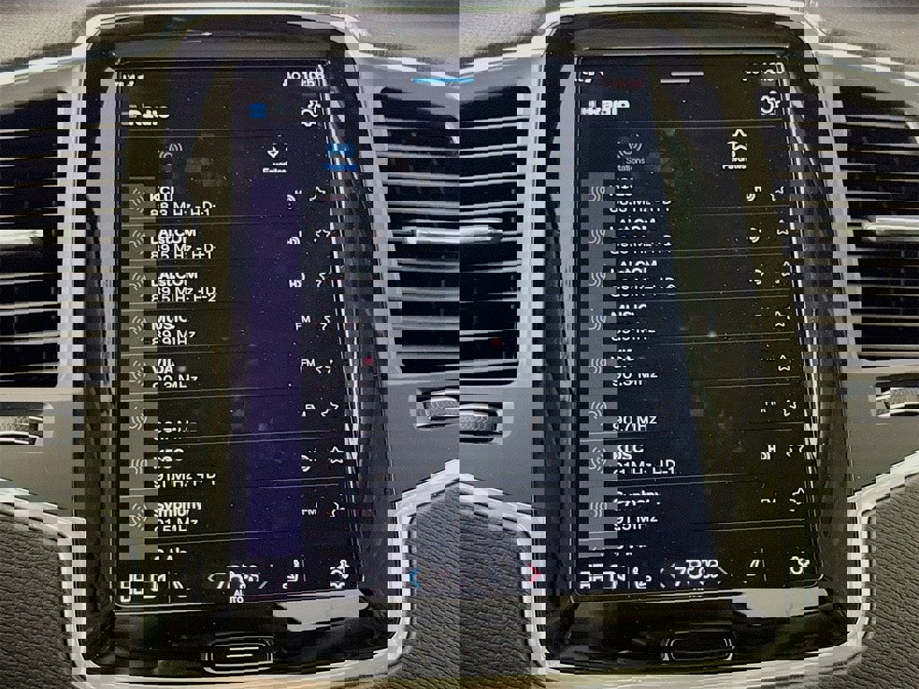 Certified 2025 Volvo XC90 B5 Core image 15