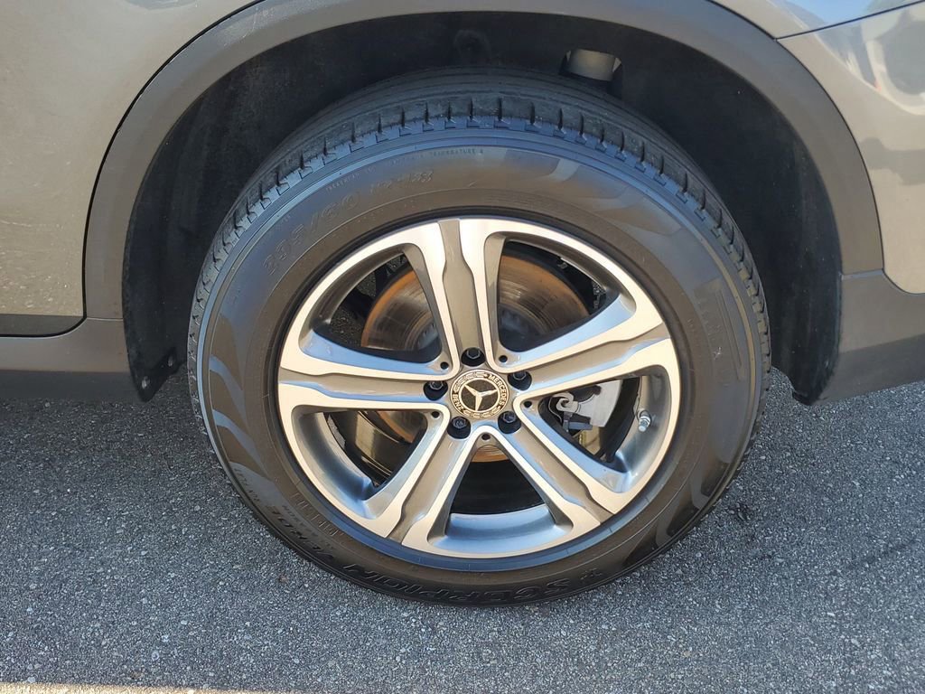 Used 2018 Mercedes-Benz GLC 300 image 5