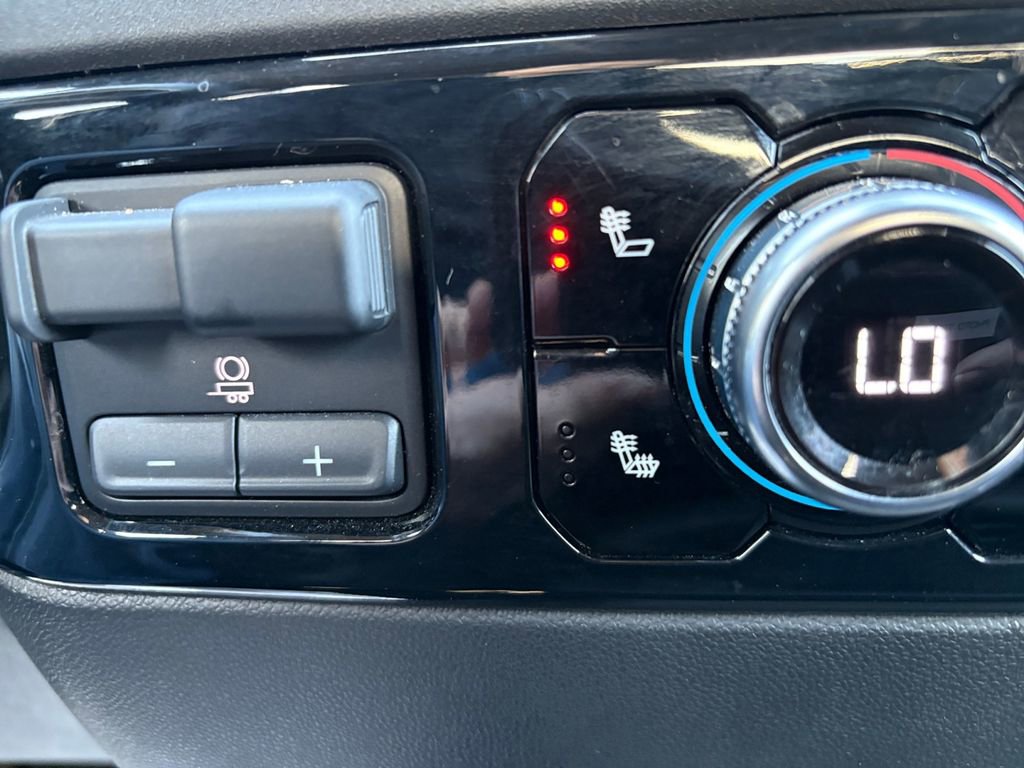 Used 2025 GMC Sierra 1500 SLT image 13