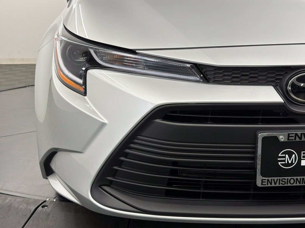 Certified 2026 Toyota Corolla LE FWD image 9