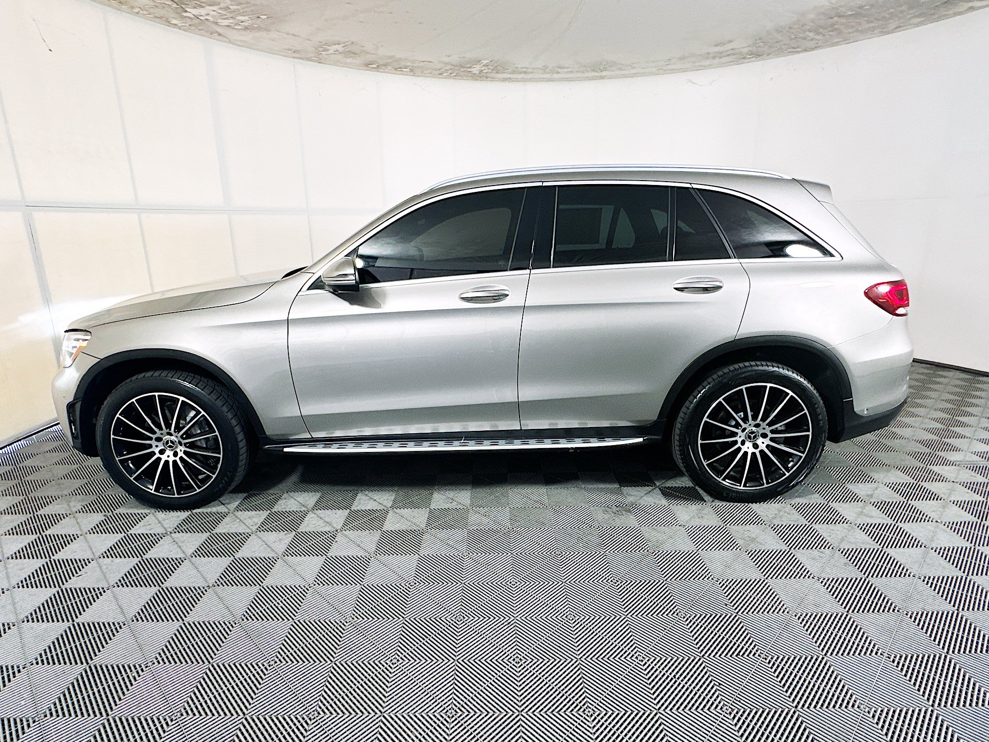 Used 2020 Mercedes-Benz GLC 300 image 6