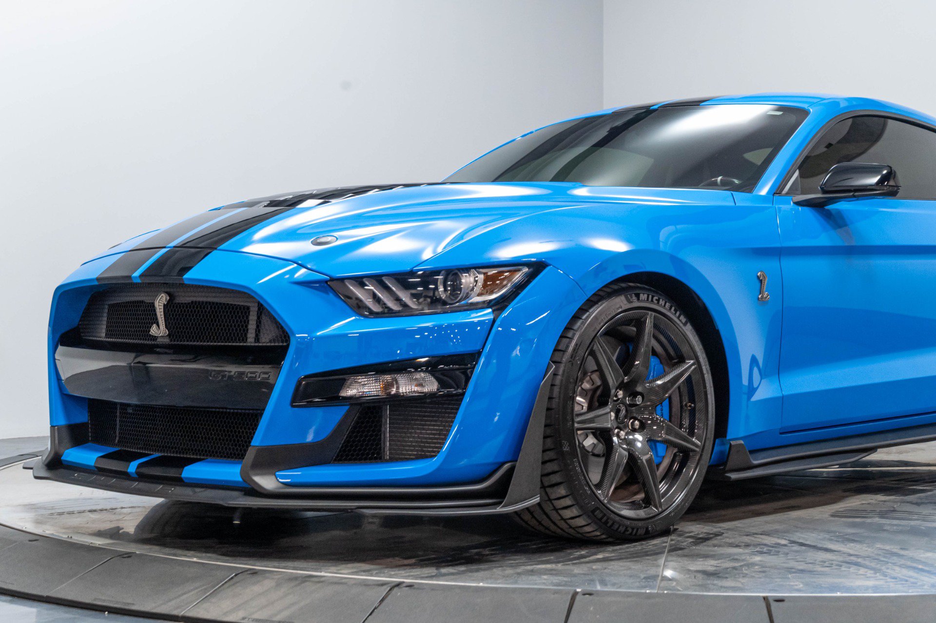 Used 2022 Ford Mustang Shelby GT500 w/ Carbon Fiber Track Pack RWD image 5