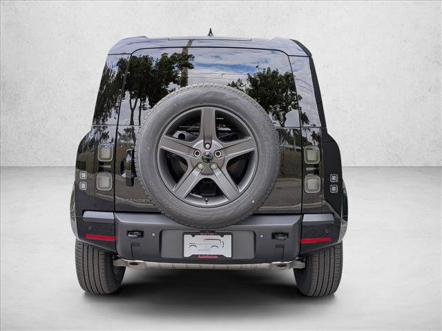 New 2026 Land Rover Defender 110 X-Dynamic SE image 7