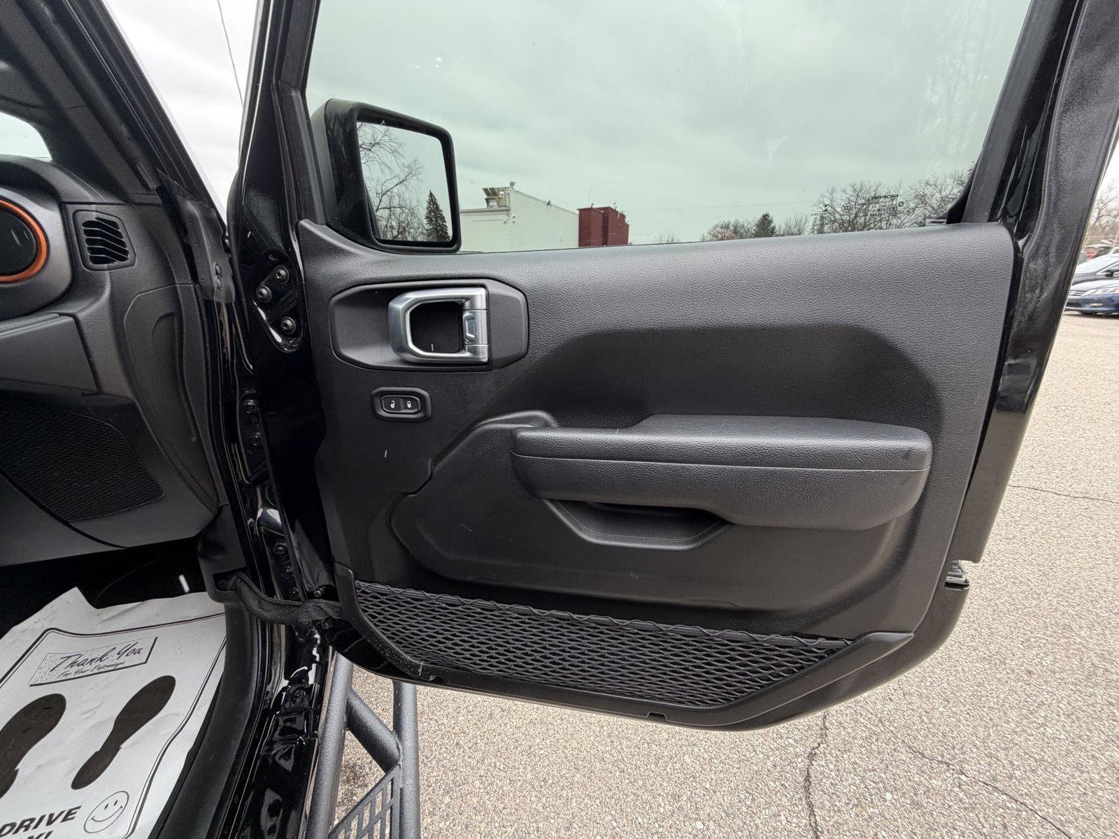 Used 2022 Jeep Gladiator Mojave w/ Cold Weather Group image 31