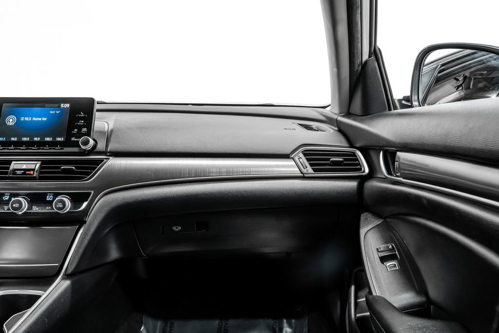 Used 2019 Honda Accord Hybrid image 17