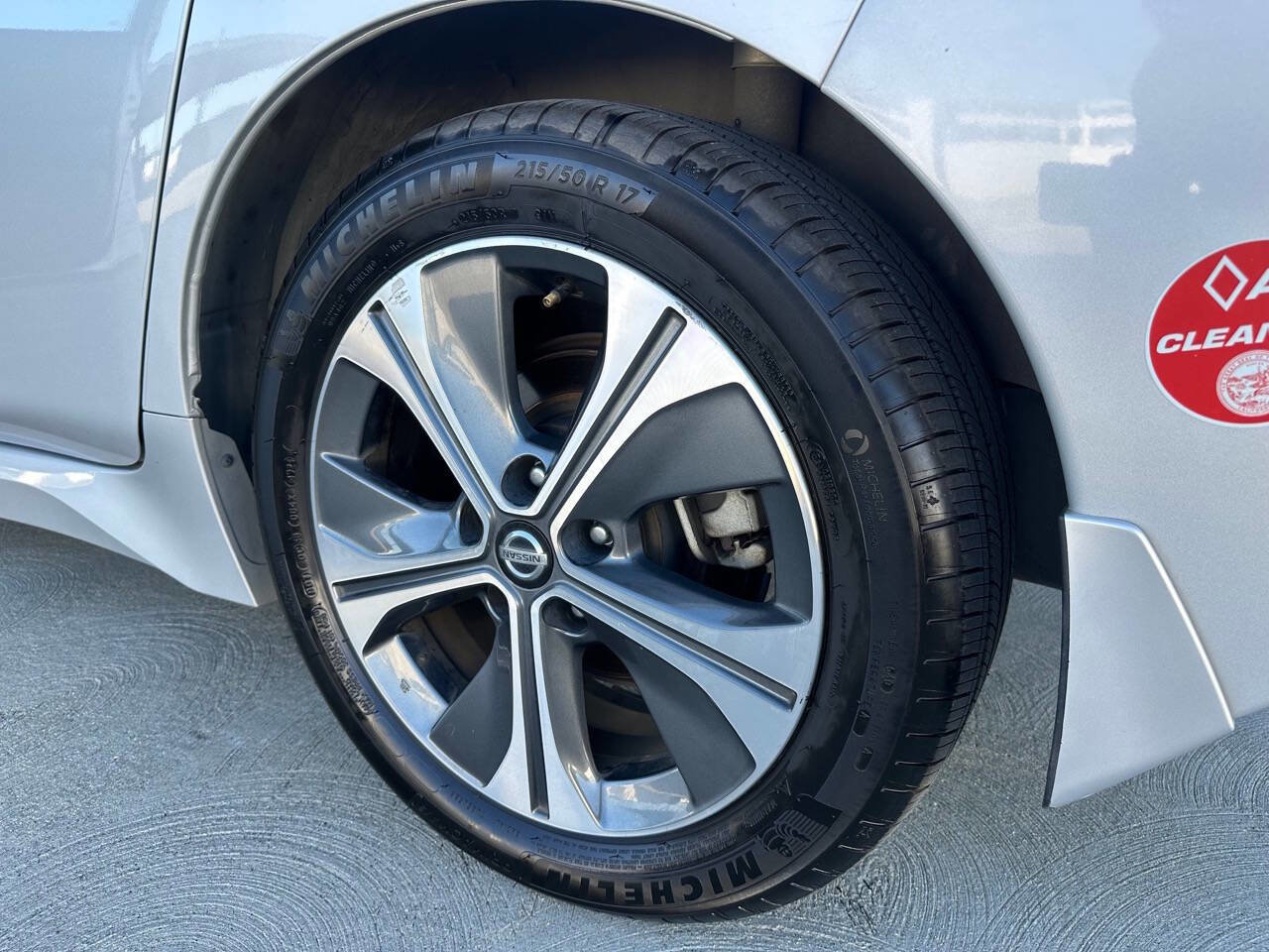 Used 2018 Nissan Leaf SL w/ Protection Package image 24