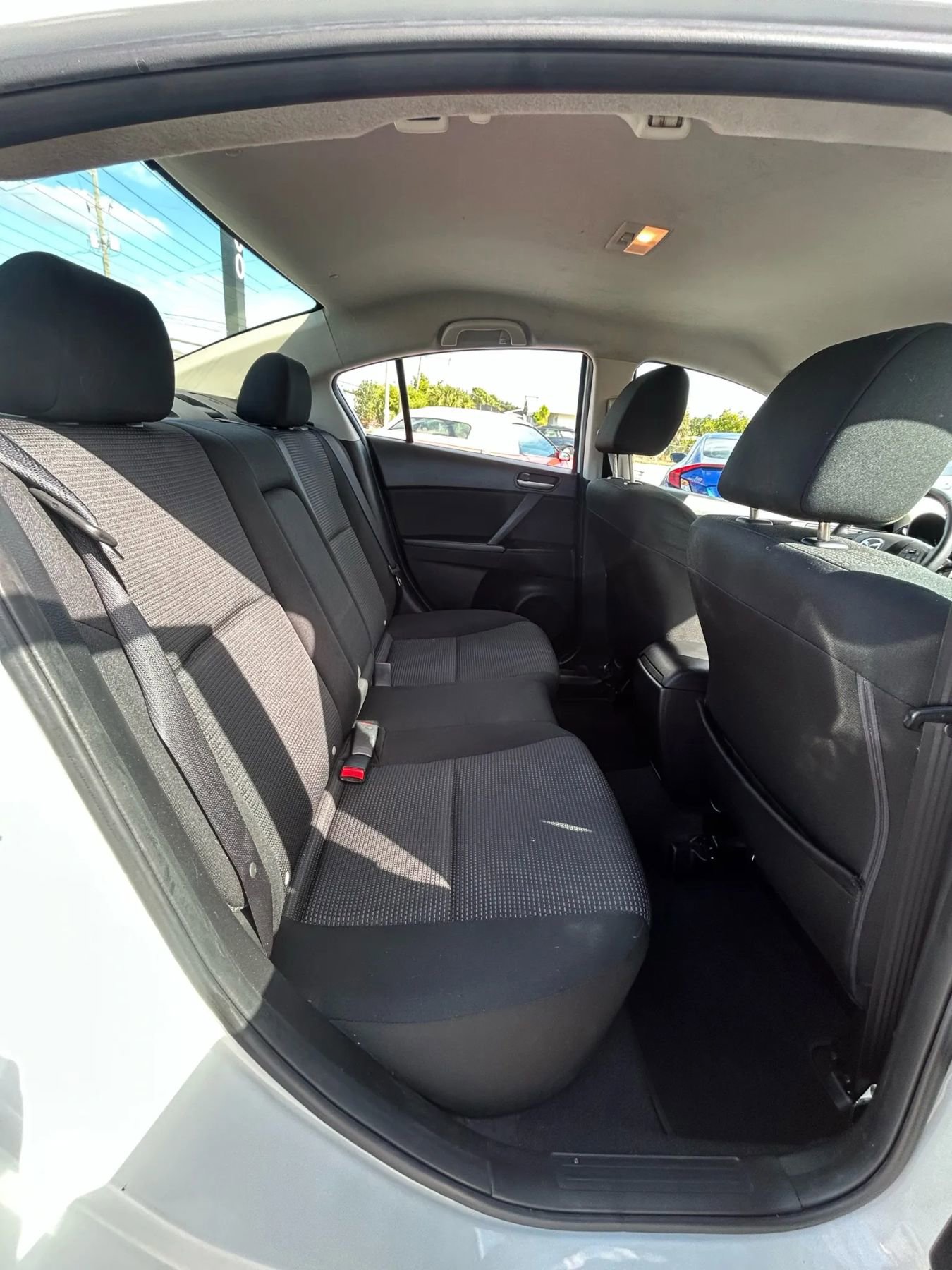 Used 2013 MAZDA MAZDA3 i Touring image 19