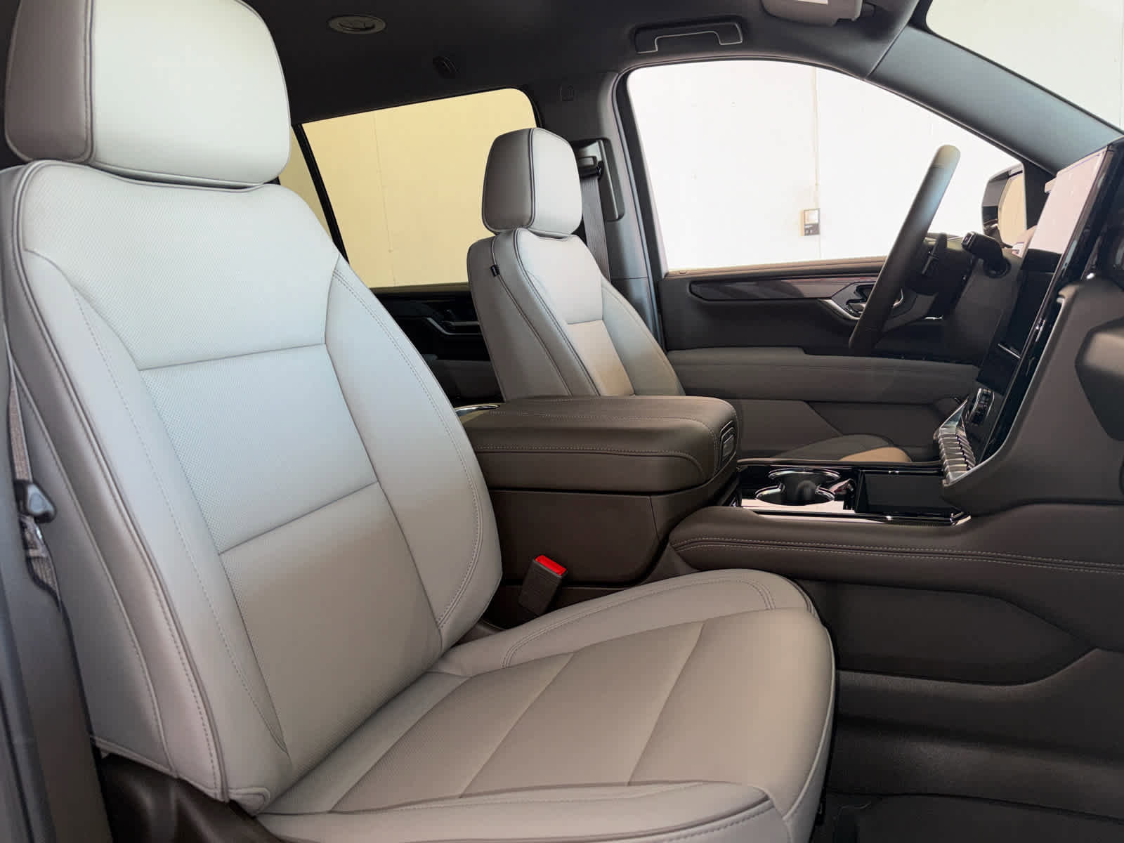 New 2026 GMC Yukon XL Elevation w/ LPO, Floor Liner Package image 33