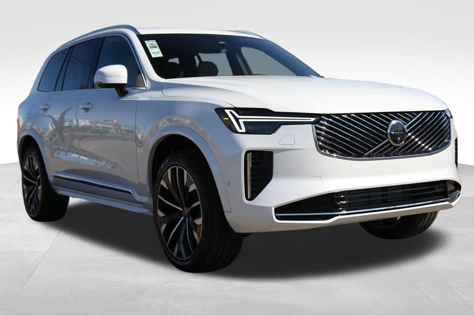 New 2026 Volvo XC90 T8 Plus w/ Protection Package AWD/4WD image 3