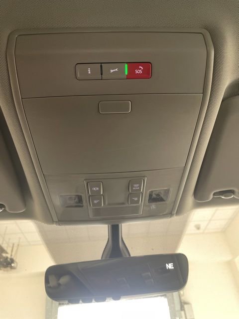 Used 2023 Volkswagen Atlas SE image 24