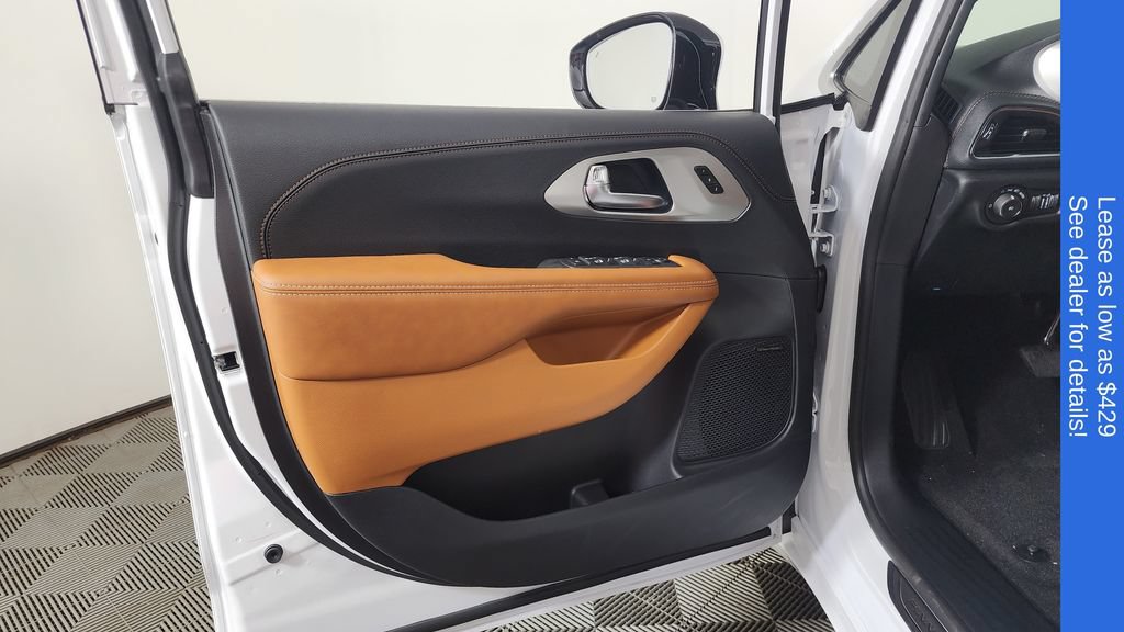 New 2026 Chrysler Pacifica Pinnacle FWD image 14