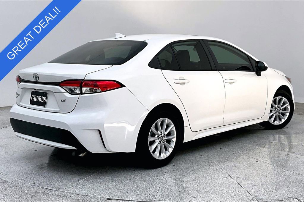 Used 2020 Toyota Corolla LE w/ LE Premium Package image 2