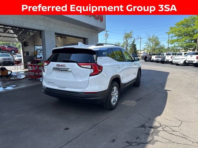 Used 2022 GMC Terrain SLE w/ Driver Convenience Package image 2