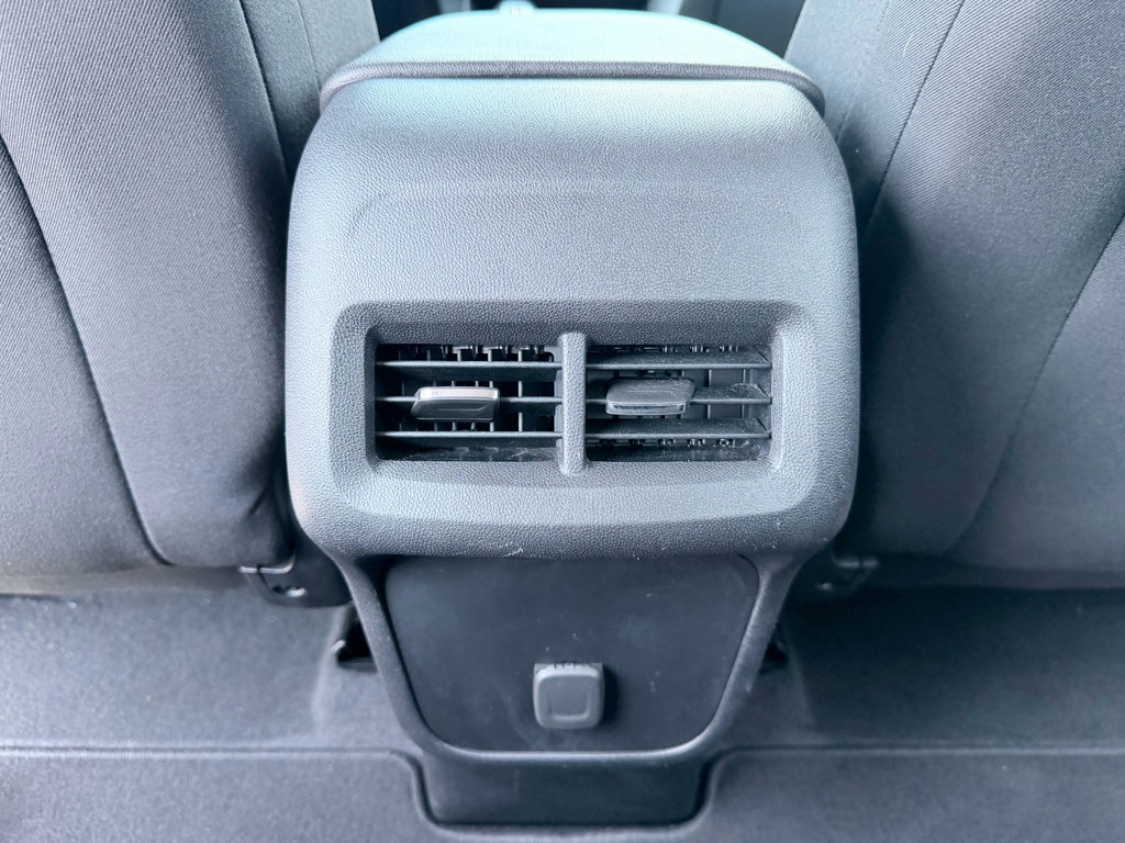 Used 2018 Chevrolet Equinox LT FWD image 28