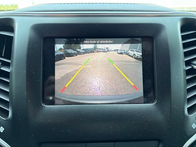 Used 2019 Jeep Cherokee Latitude Plus FWD image 13