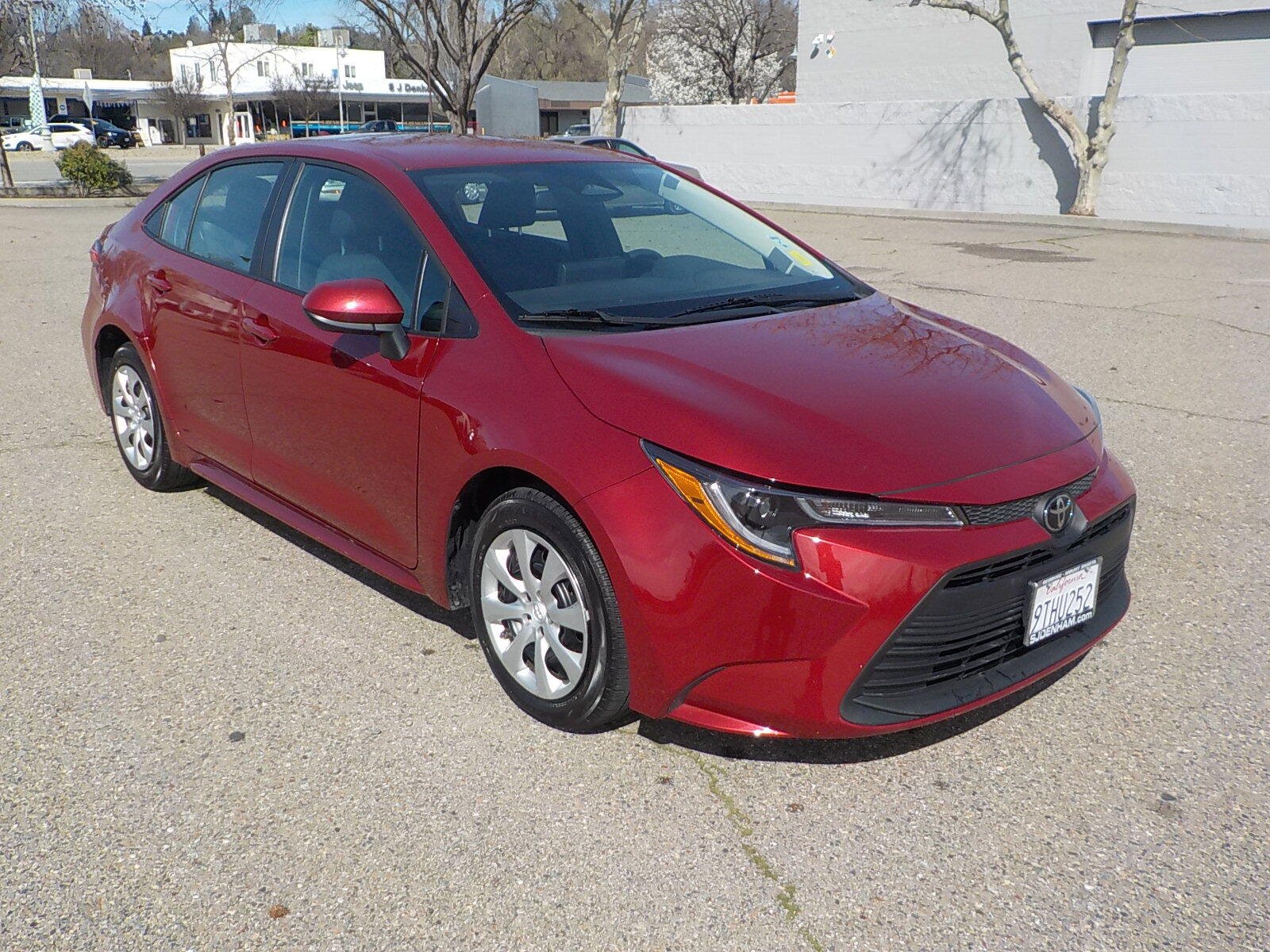 Used 2025 Toyota Corolla LE FWD image 3