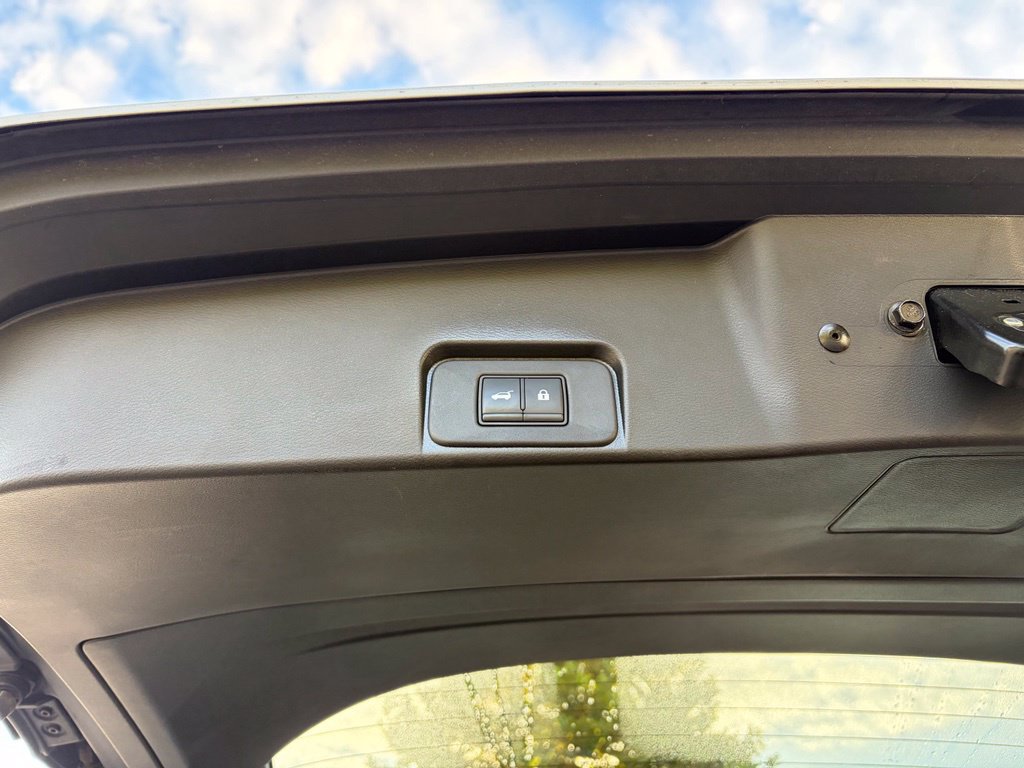Certified 2022 Nissan Rogue SV w/ SV Premium Package FWD image 6