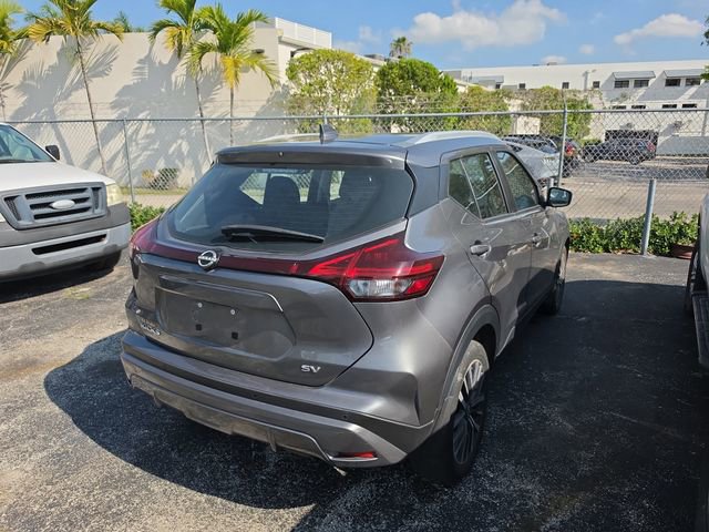 Used 2023 Nissan Kicks SV image 3