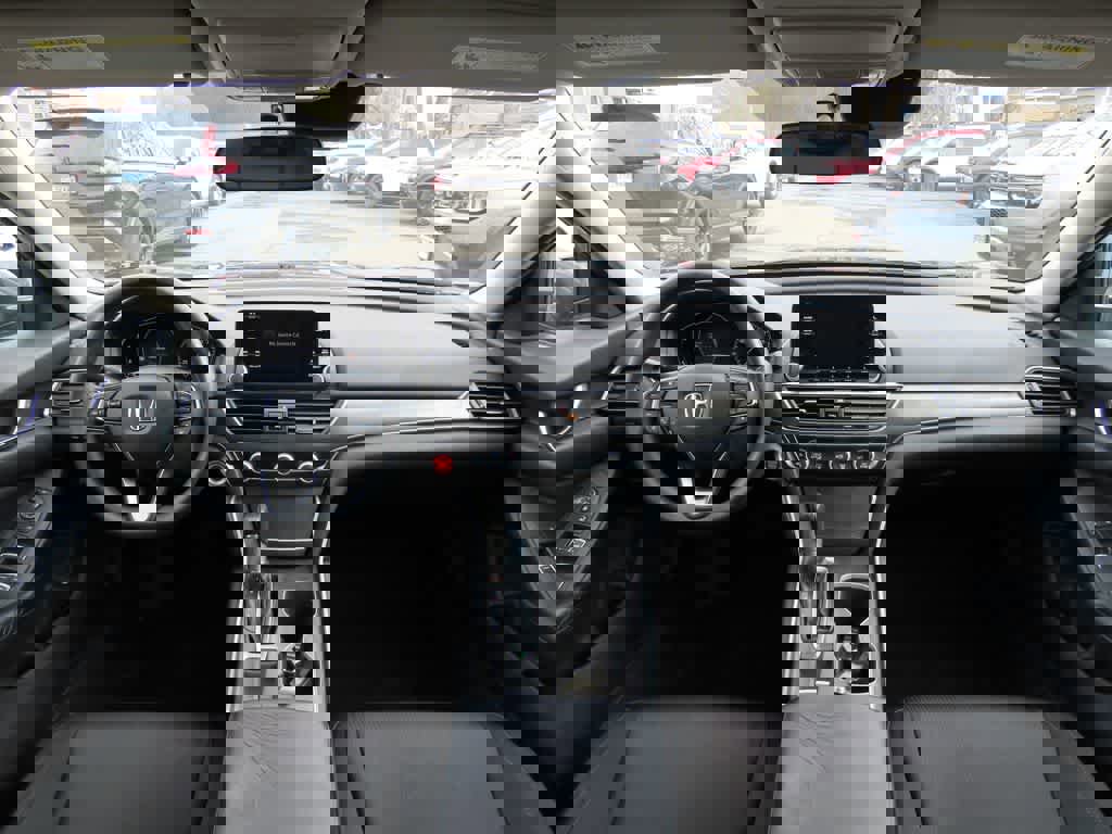 Used 2018 Honda Accord LX image 17