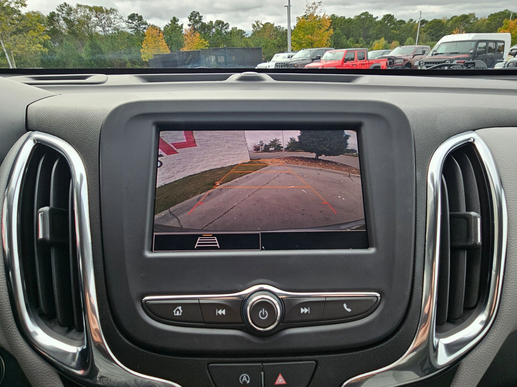 Used 2023 Chevrolet Equinox LT w/ Driver Convenience Package image 32