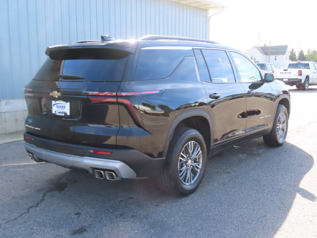 Used 2026 Chevrolet Traverse LT AWD/4WD image 3