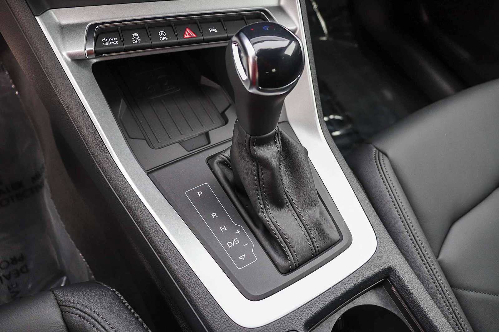 New 2025 Audi Q3 2.0T Premium image 24