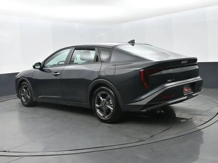 Used 2025 Kia K4 FWD image 9