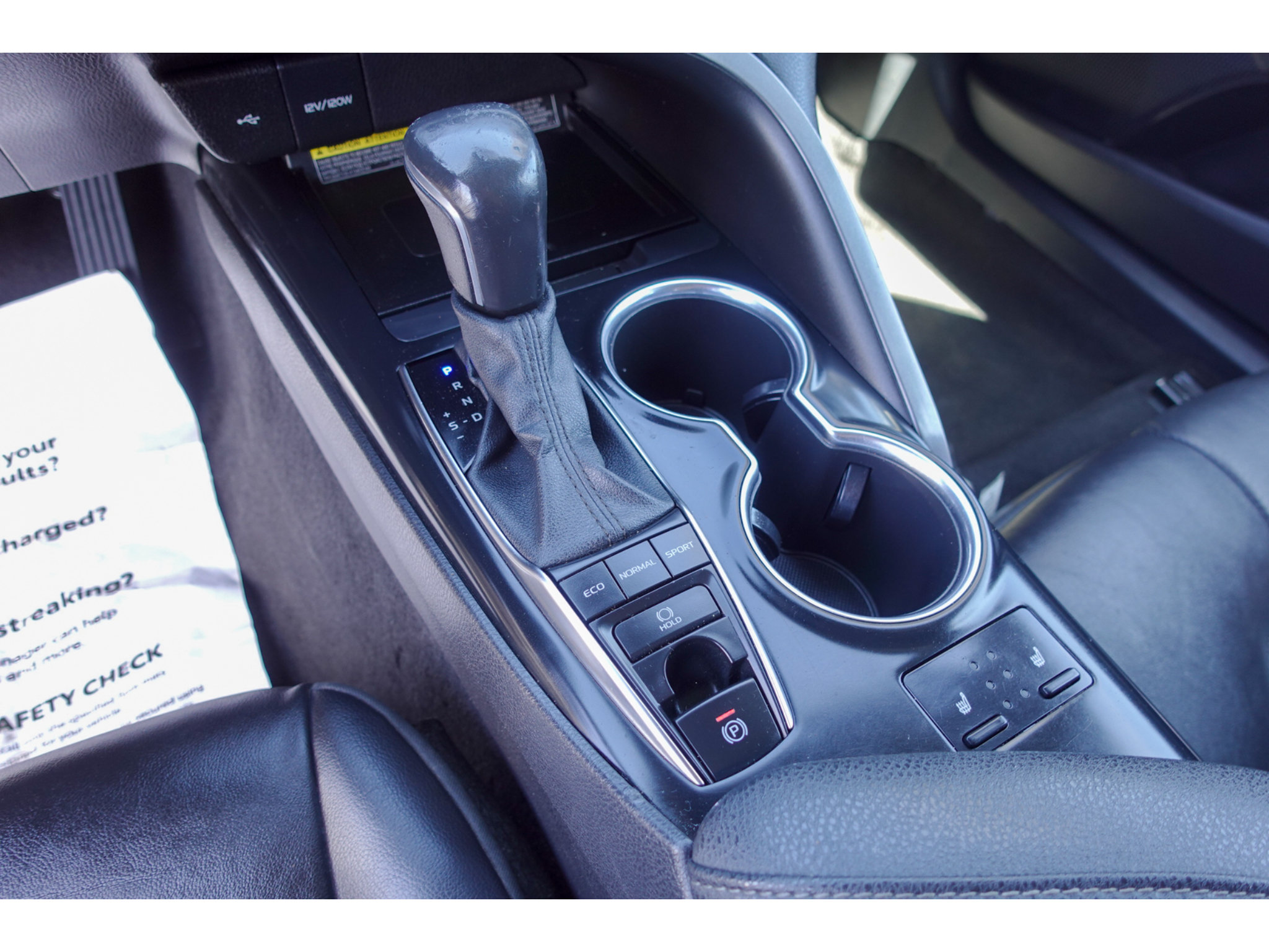 Used 2020 Toyota Camry XSE FWD image 18