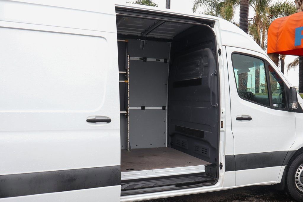 Used 2021 Mercedes-Benz Sprinter 2500 image 11