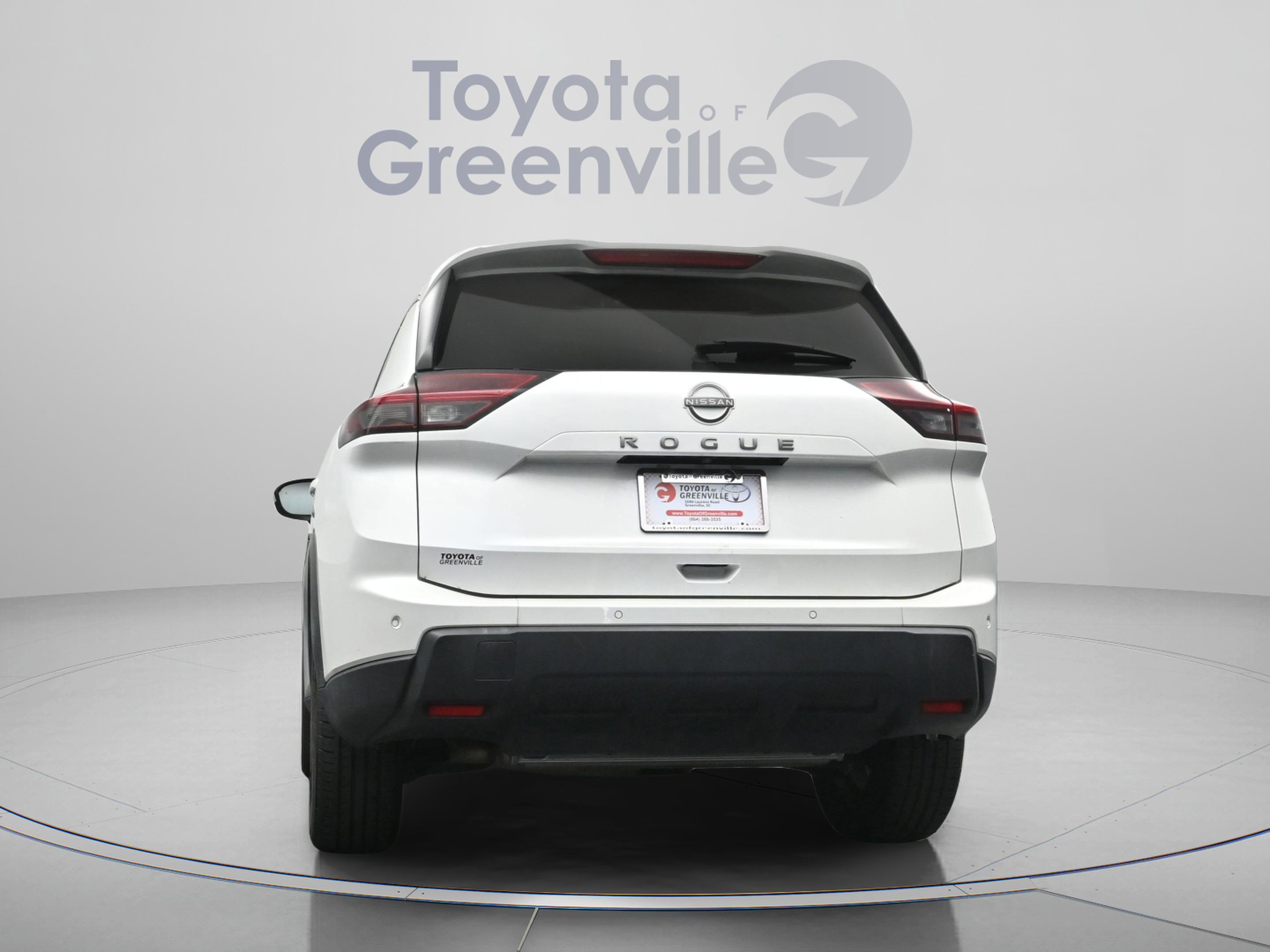 Used 2025 Nissan Rogue SV image 10